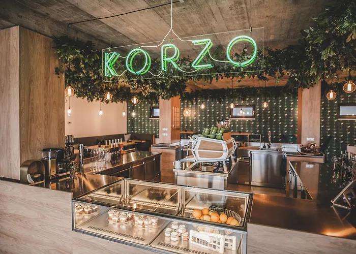 Korzo Couple